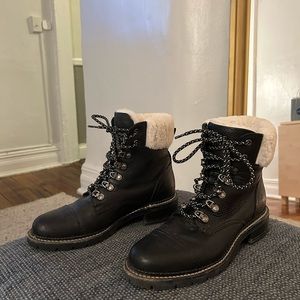 Frye Samantha Hiker Genuine Leather Shearling Fur Lined Lug Sole Ankle Boot Shoe